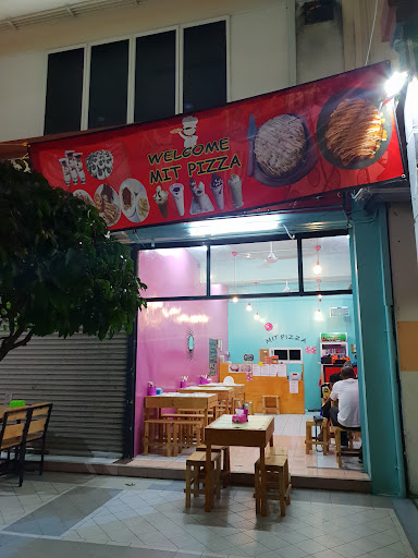 Mit Pizza