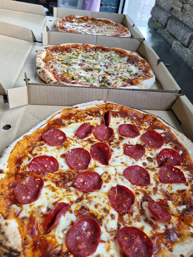 Pyrozza Fire-Oven Pizza