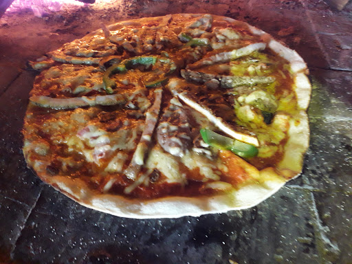 Alex' Pizza