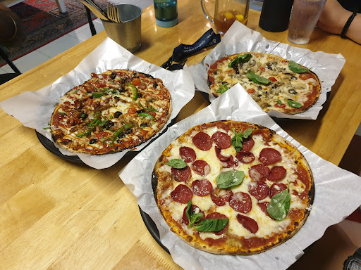 Honcho! Pizza Parlour