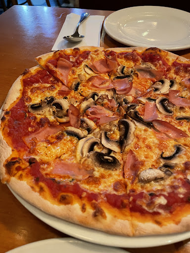 Gianni's Trattoria
