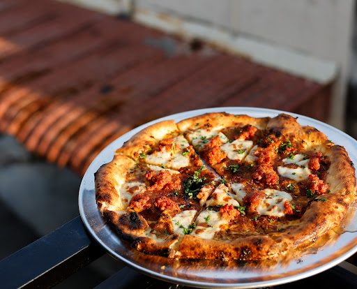 New Elvy’s Pizza