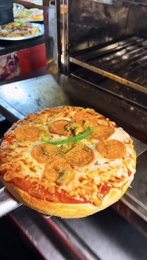 Warniey Pizza