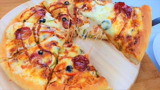 The Pizza Show ( Student Pizza)