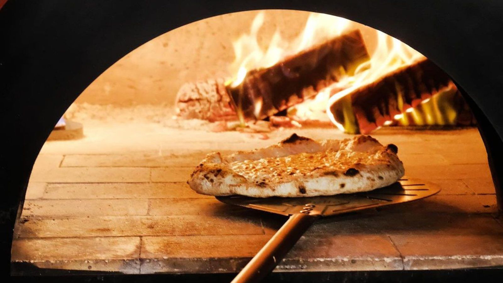 Pizza Terbaik di Kuala Selangor 1 Pizza Paling Sedap di Kuala Selangor – Menu Terbaik 2024